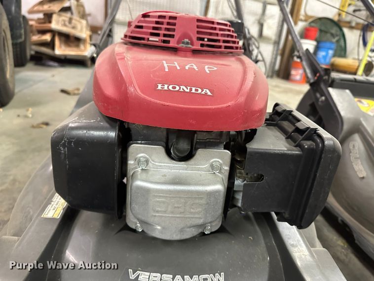 image for item JD9825 (2) Honda push mowers
