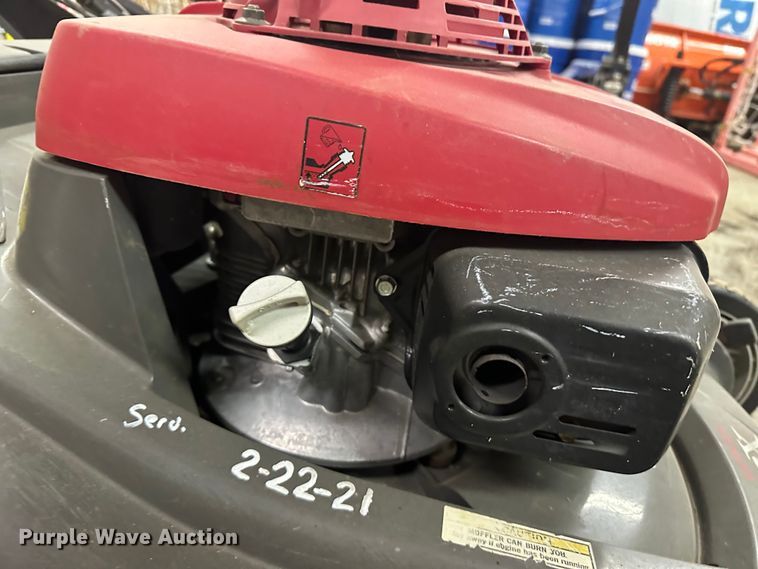 image for item JD9825 (2) Honda push mowers