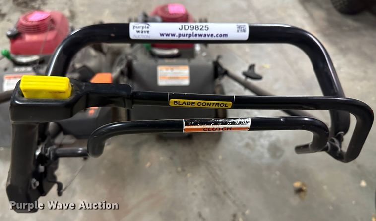 image for item JD9825 (2) Honda push mowers