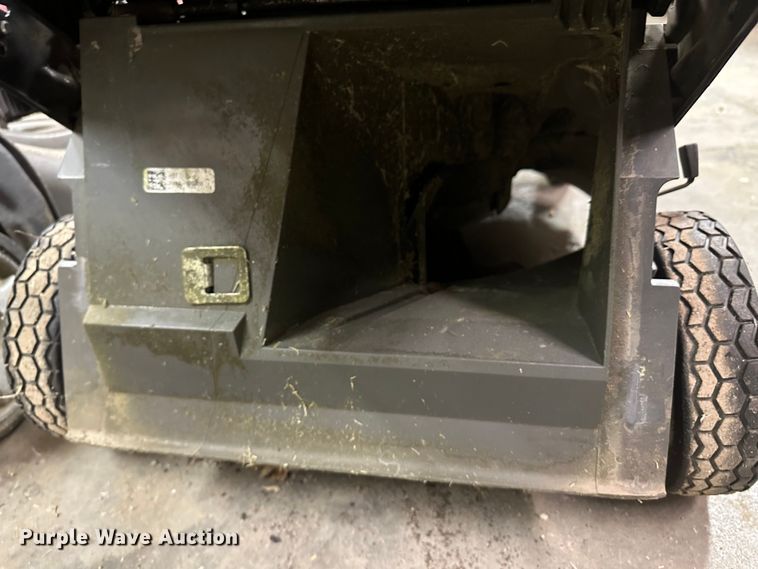 image for item JD9825 (2) Honda push mowers