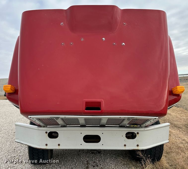 image for item JD9826 1998 International 2674  tank truck