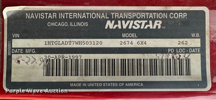 image for item JD9826 1998 International 2674  tank truck