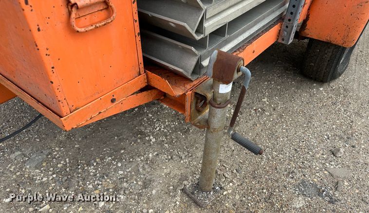 image for item JD9827 Utility trailer