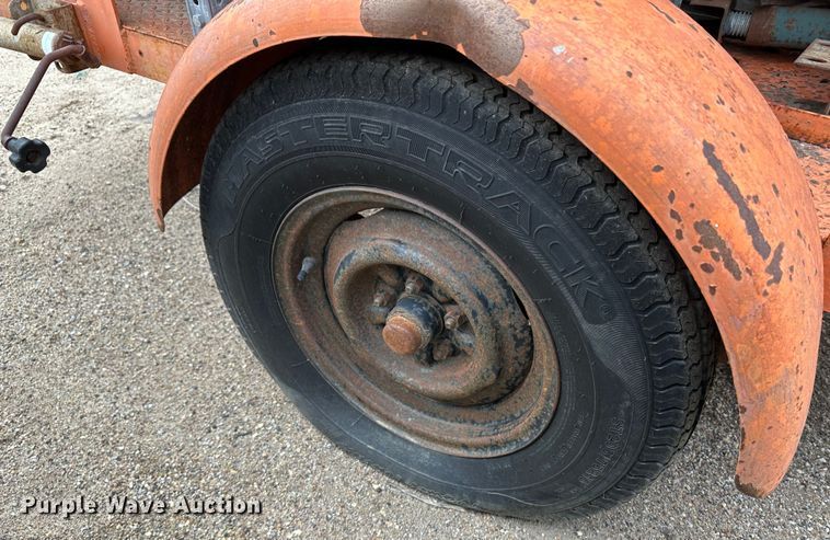 image for item JD9827 Utility trailer