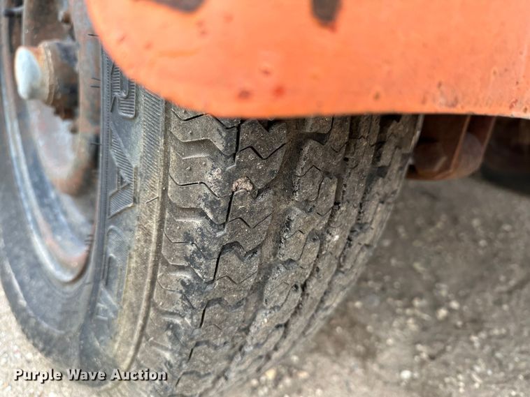 image for item JD9827 Utility trailer