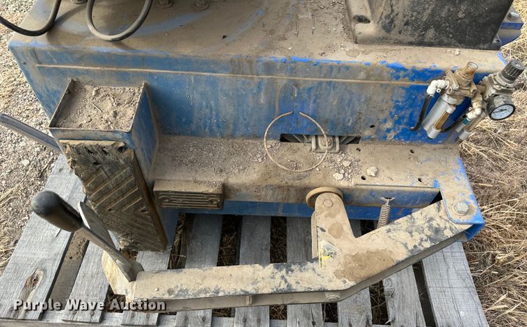 image for item JD9835 tire machine