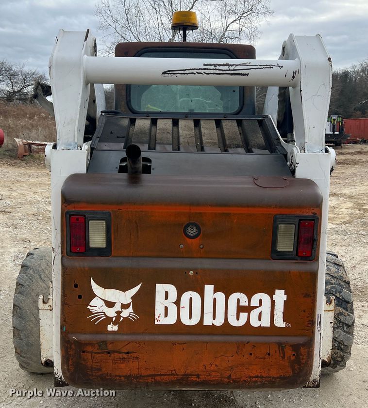 image for item JU9762 2004 Bobcat S250  skid steer loader