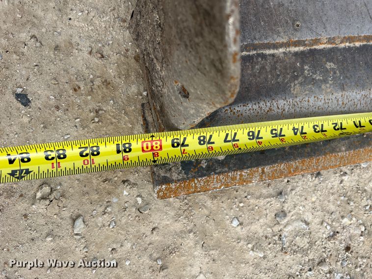 image for item JU9762 2004 Bobcat S250  skid steer loader