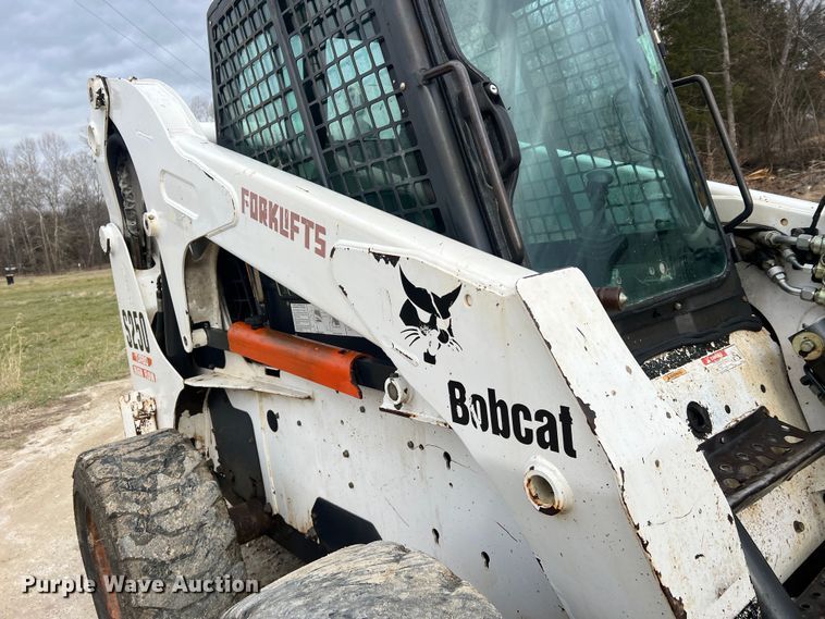 image for item JU9762 2004 Bobcat S250  skid steer loader