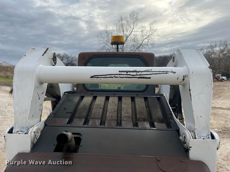 image for item JU9762 2004 Bobcat S250  skid steer loader