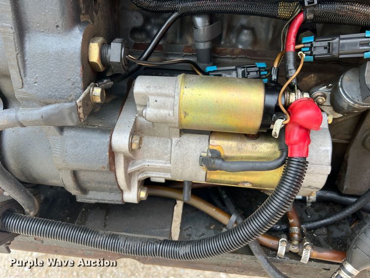 image for item JU9762 2004 Bobcat S250  skid steer loader