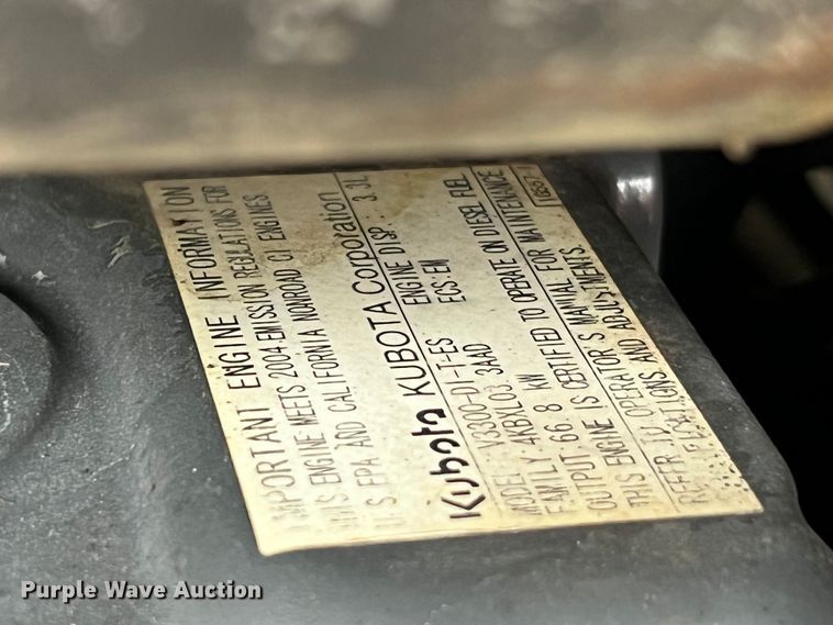 image for item JU9762 2004 Bobcat S250  skid steer loader