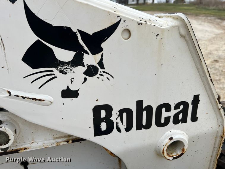 image for item JU9762 2004 Bobcat S250  skid steer loader