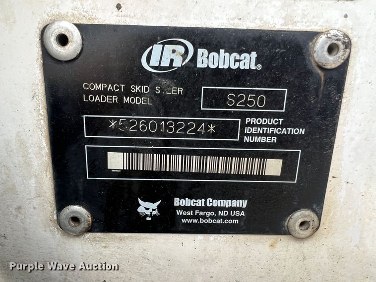 image for item JU9762 2004 Bobcat S250  skid steer loader