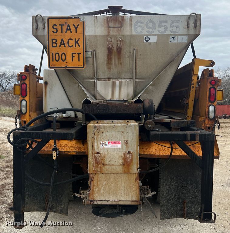 image for item JU9763 2005 International 7400  dump truck