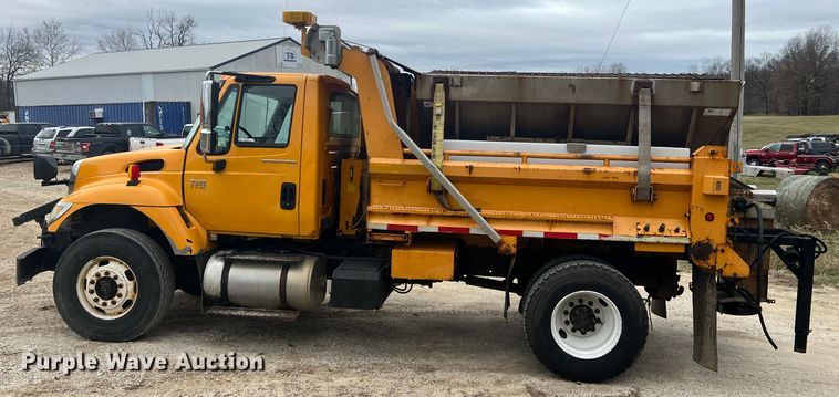 image for item JU9763 2005 International 7400  dump truck