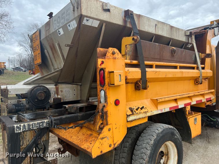 image for item JU9763 2005 International 7400  dump truck