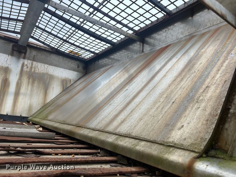 image for item JU9763 2005 International 7400  dump truck