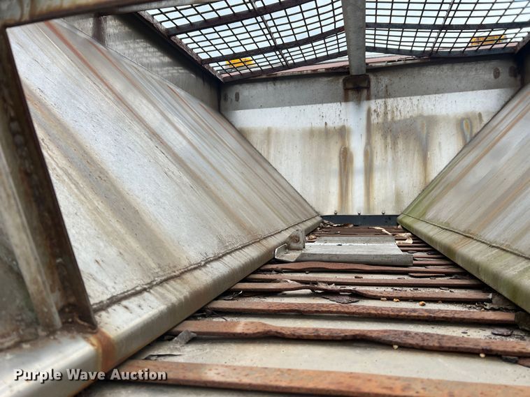 image for item JU9763 2005 International 7400  dump truck