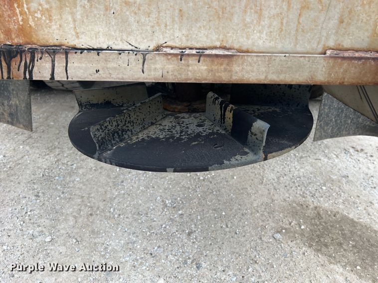 image for item JU9763 2005 International 7400  dump truck