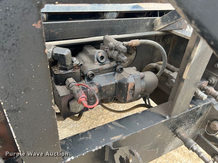 image for item JU9763 2005 International 7400  dump truck