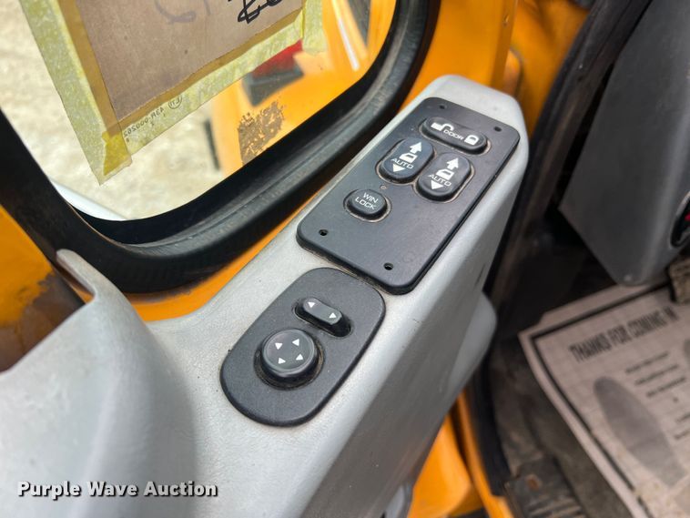 image for item JU9763 2005 International 7400  dump truck