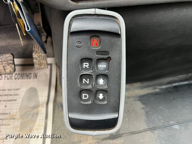 image for item JU9763 2005 International 7400  dump truck