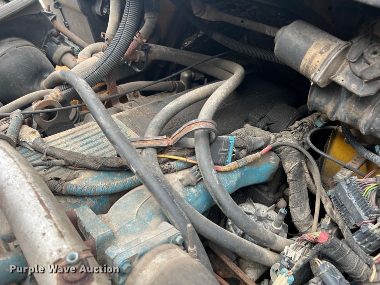 image for item JU9763 2005 International 7400  dump truck