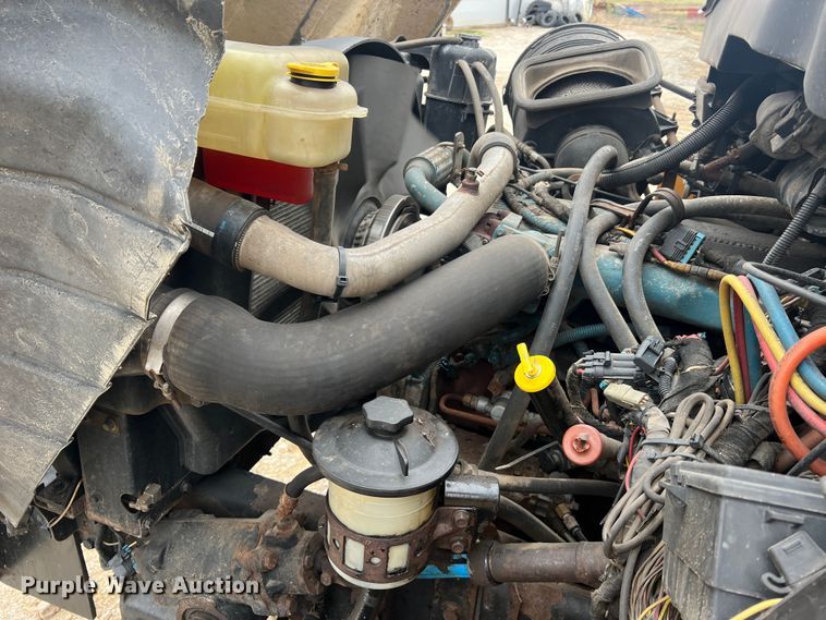 image for item JU9763 2005 International 7400  dump truck