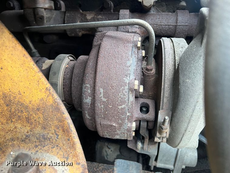 image for item JU9763 2005 International 7400  dump truck