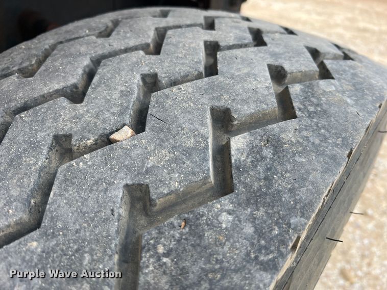 image for item JU9763 2005 International 7400  dump truck