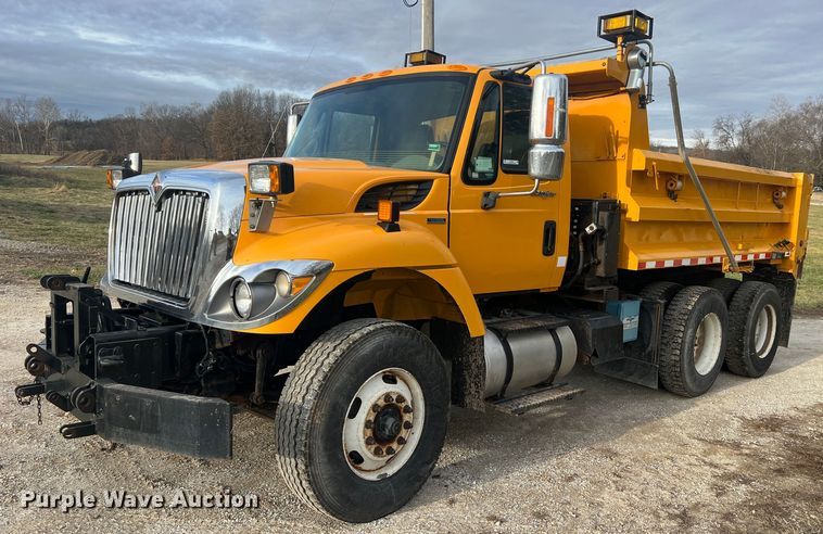 image for item JU9764 2009 International WorkStar 7400  dump truck