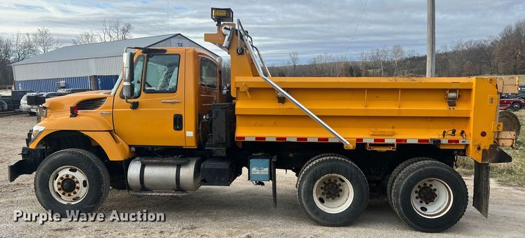 image for item JU9764 2009 International WorkStar 7400  dump truck