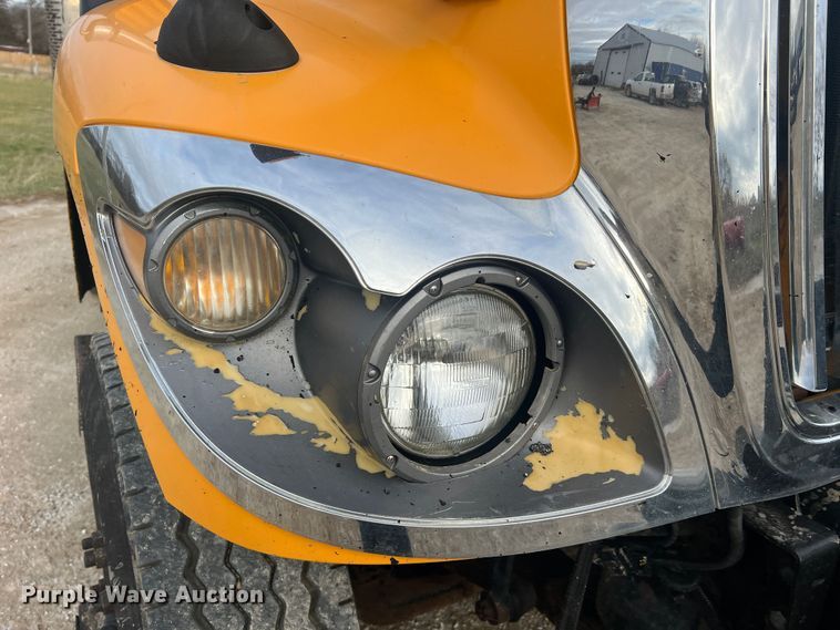 image for item JU9764 2009 International WorkStar 7400  dump truck