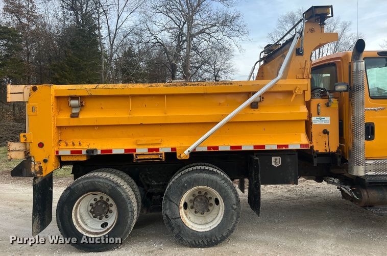 image for item JU9764 2009 International WorkStar 7400  dump truck