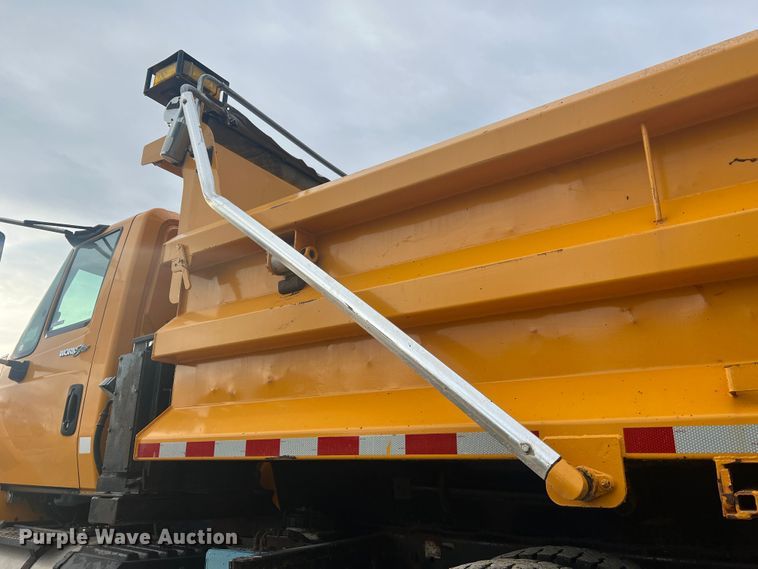image for item JU9764 2009 International WorkStar 7400  dump truck