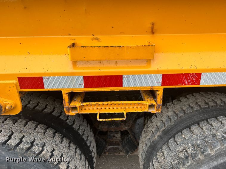 image for item JU9764 2009 International WorkStar 7400  dump truck