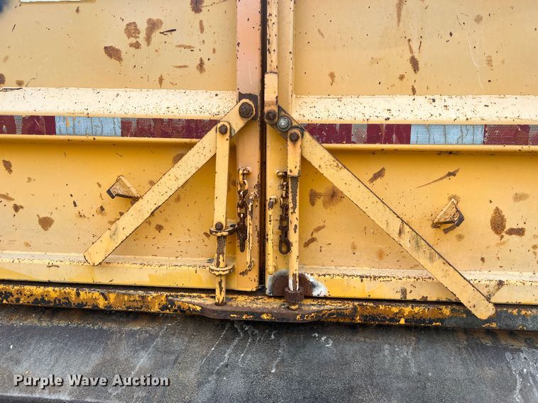 image for item JU9764 2009 International WorkStar 7400  dump truck