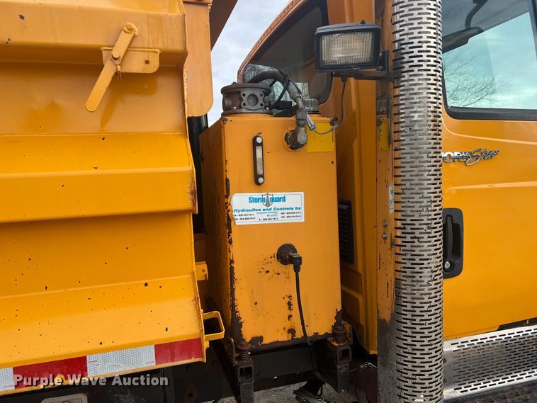 image for item JU9764 2009 International WorkStar 7400  dump truck