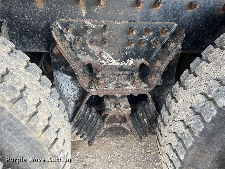 image for item JU9764 2009 International WorkStar 7400  dump truck