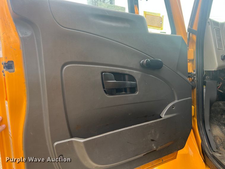 image for item JU9764 2009 International WorkStar 7400  dump truck