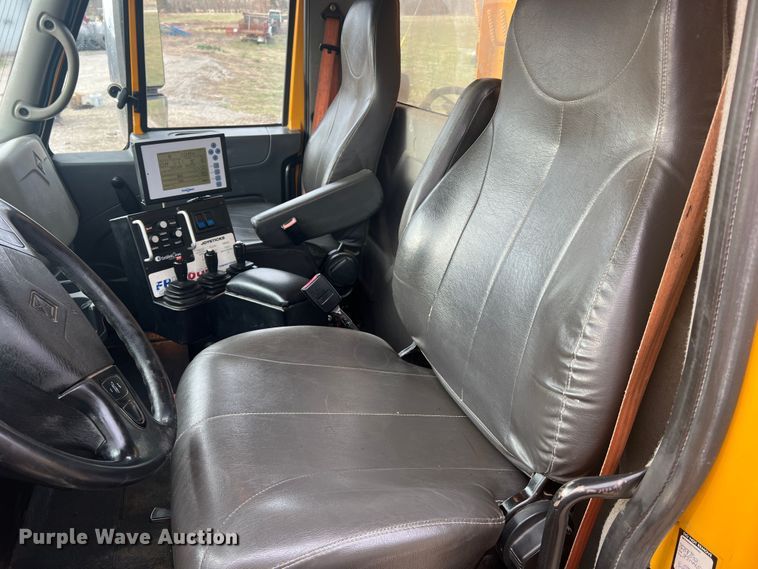 image for item JU9764 2009 International WorkStar 7400  dump truck