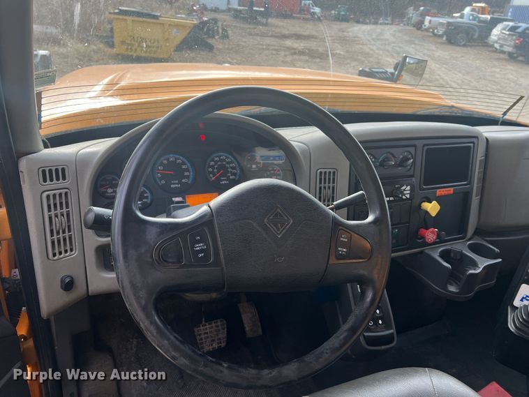 image for item JU9764 2009 International WorkStar 7400  dump truck