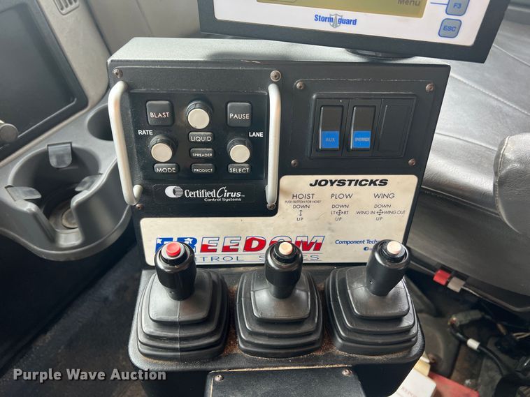 image for item JU9764 2009 International WorkStar 7400  dump truck