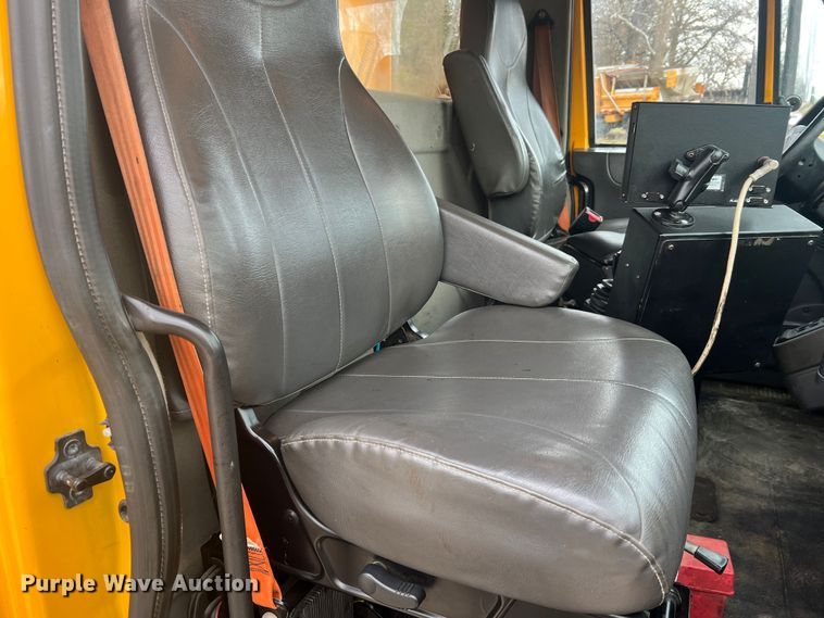 image for item JU9764 2009 International WorkStar 7400  dump truck