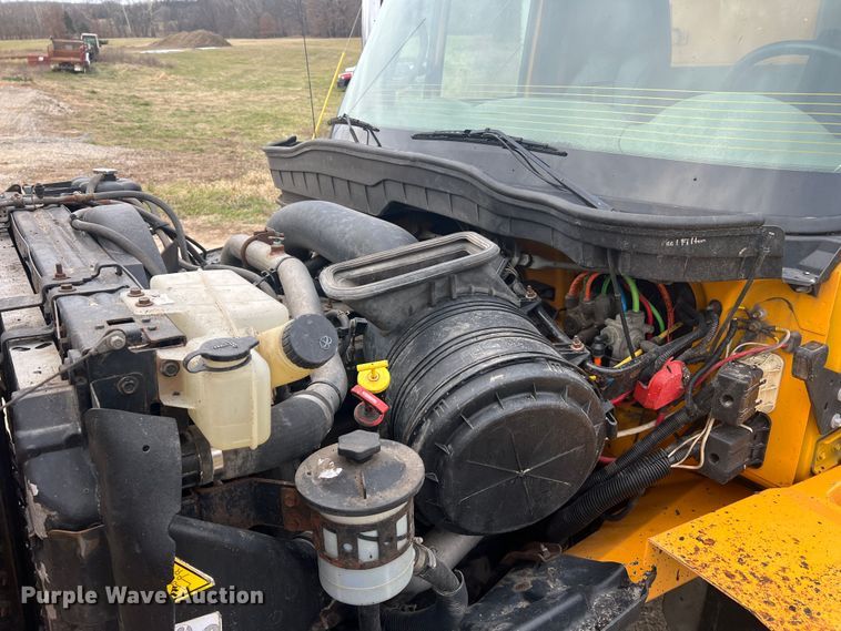 image for item JU9764 2009 International WorkStar 7400  dump truck