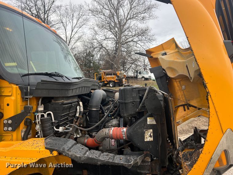 image for item JU9764 2009 International WorkStar 7400  dump truck