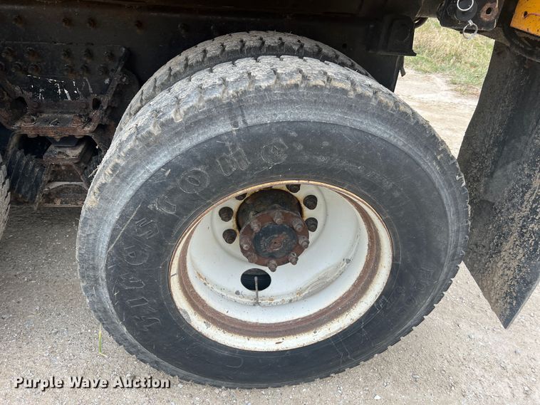 image for item JU9764 2009 International WorkStar 7400  dump truck