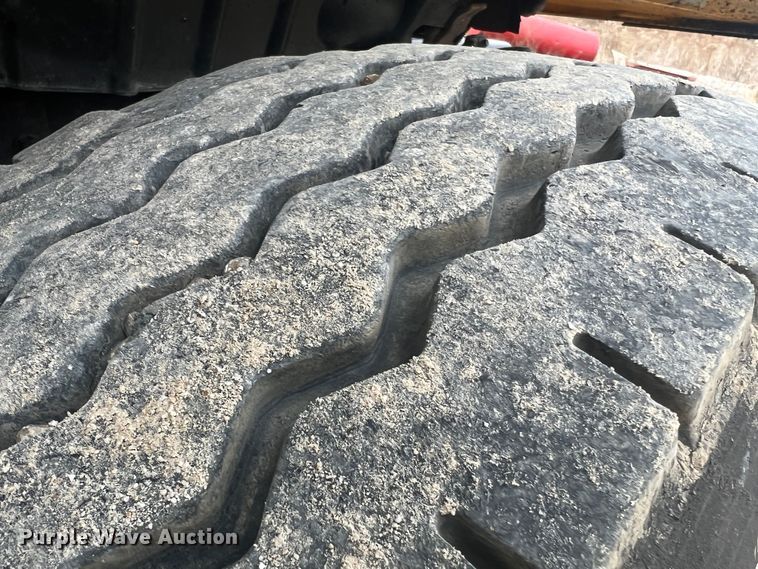 image for item JU9764 2009 International WorkStar 7400  dump truck