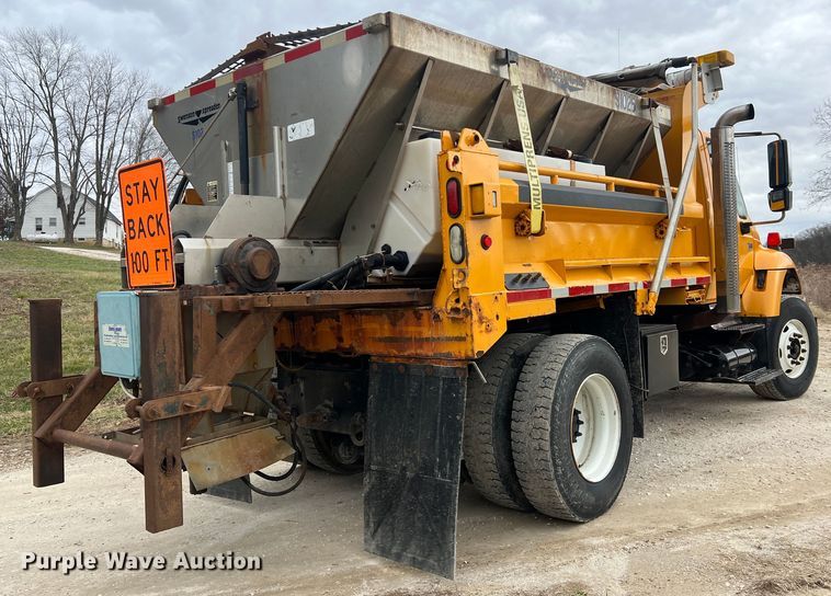 image for item JU9765 2006 International 7400  dump truck